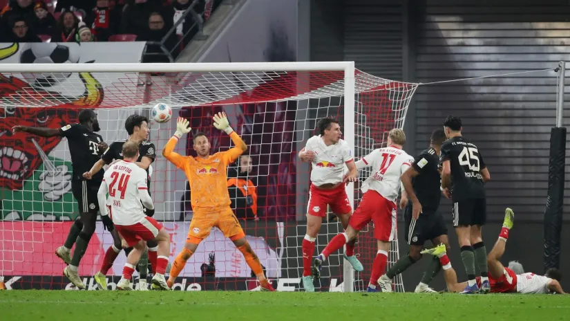 Gol Džonatana Taa (Bajern) na meču sa RB Lajpcigom